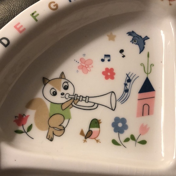 Vintage melamine plate. Alphabet animals dancing characters musical instrument. - Picture 4 of 6